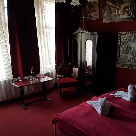 Hôtel Fiaker Panzio à Miskolc Extérieur photo