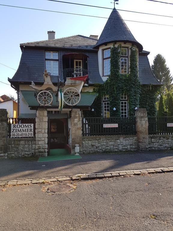 Hôtel Fiaker Panzio à Miskolc Extérieur photo