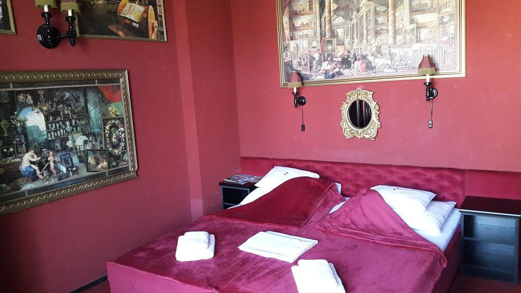 Hôtel Fiaker Panzio à Miskolc Extérieur photo