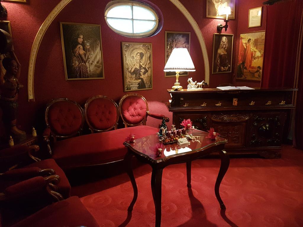 Hôtel Fiaker Panzio à Miskolc Extérieur photo