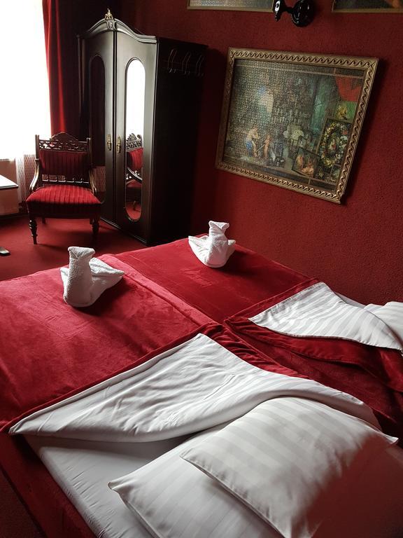 Hôtel Fiaker Panzio à Miskolc Extérieur photo